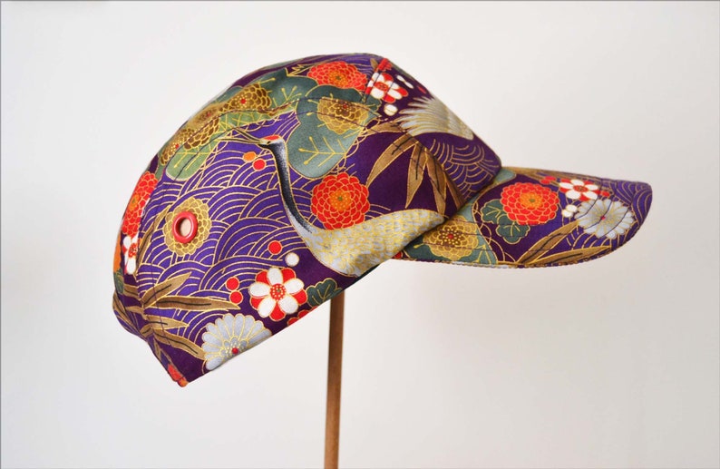Handcrafted from a lightweight thin cotton fabric with a colourful Japanese pattern 5 Panel Snapback Cap with curved visor Crane /& florals