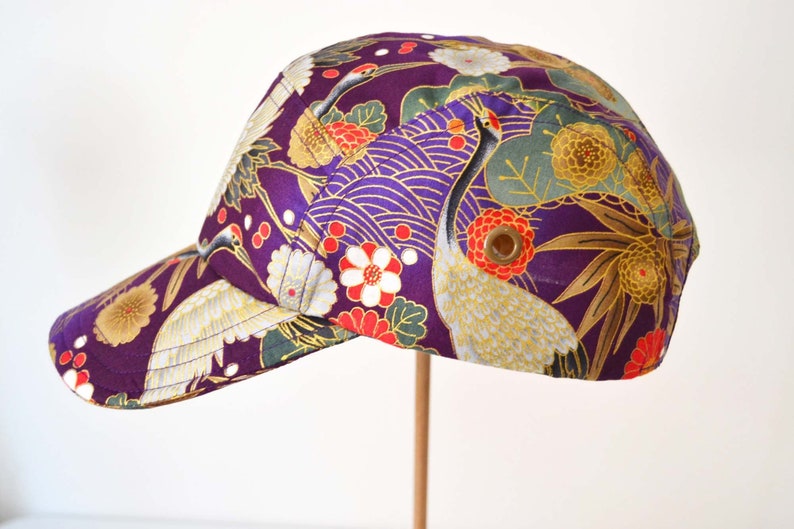 Handcrafted from a lightweight thin cotton fabric with a colourful Japanese pattern 5 Panel Snapback Cap with curved visor Crane /& florals