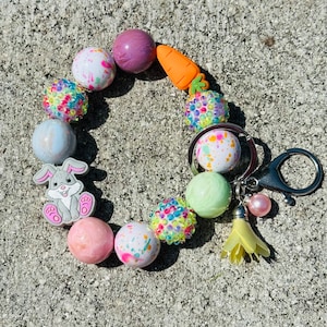 Holiday Beaded Keychain Wristlet: Bubblegum Bead Charm