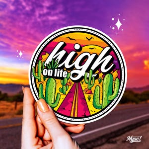 Adesivo High On Life Desert Horizon, Adesivos Cactus Desert Highway, Slogan Retro Sunset, Adesivos High Life Hippie Adventure Vinyl
