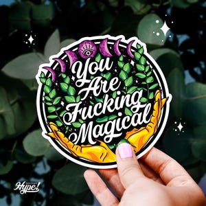 Pegatina mágica "Manos de bruja místicas, estás follando", lema mágico, vinilo impermeable, divertida calcomanía inspiradora, regalo de bruja para tu mejor amiga.