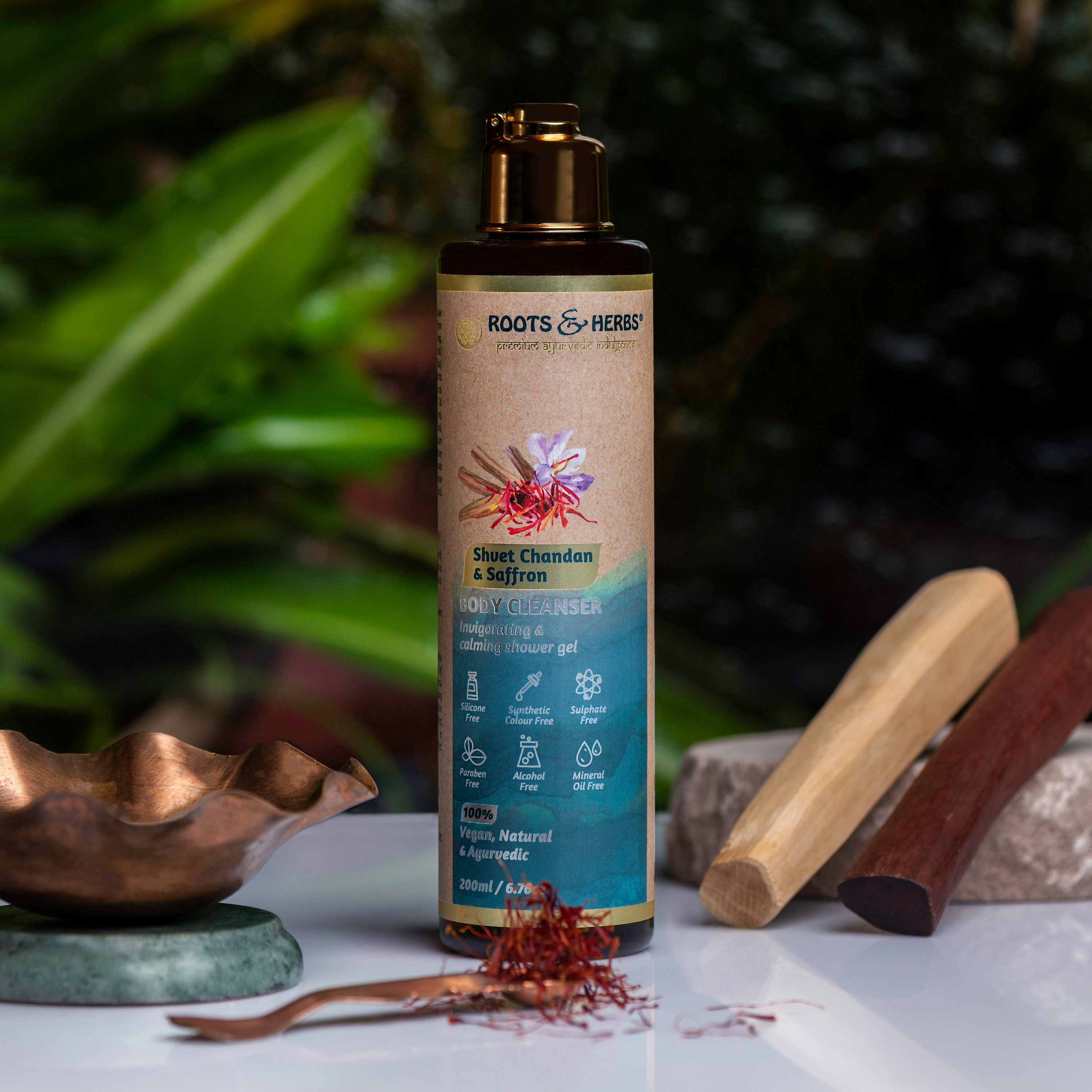 Ayurvedic Saffron Body Wash: Shvet Chandan Vegan Cleanser, Foaming Shower Gel for Glowing Skin