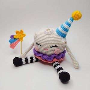 Selene the festive moon - moon amigurumi pattern - PDF tutorial step by step - amigurumi tutorial - moon crochet pattern - toy pattern