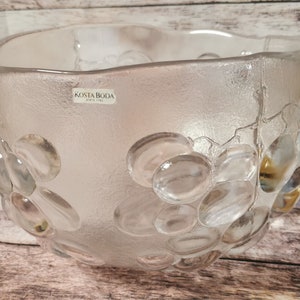 KOSTA BODA  Grape (Kosgrap) Ann Wärff Designed Grape Motif Larger Bowl