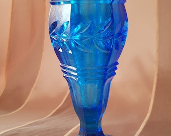 Copa vintage de cristal azul verdoso: copa de cóctel moderna de mediados de siglo