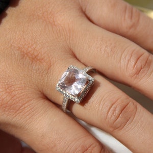 Anel de corte acolchoado de quartzo rosa, anéis de declaração, anéis de pedras preciosas, anéis de amor, anéis de amantes, presente para ela, anéis de aniversário, anéis de noivado
