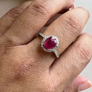 Rubin Verlobungsringe, handgemachter Schmuck, Sterling Silber Ring, Edelstein Schmuck, Geschenk für sie, personalisiertes Geschenk, Natürlicher Rubin Ring