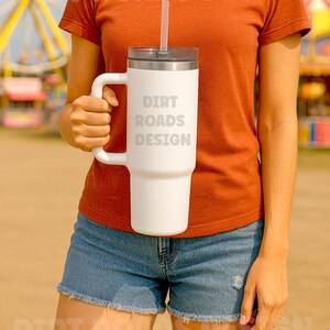 Tumbler Mockup, 40 ounce Tumbler Med Handtag, Din Design Här, Törstsläckare Mockup, Tumbler Sublimering Mockup, Modell Mockup