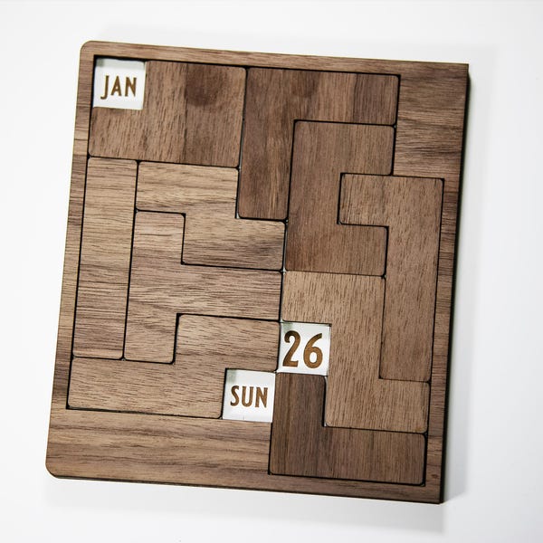 Calendario de rompecabezas de madera hecho a mano / Decoración para escritorio de oficina en casa