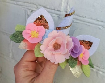 Couronne d'anniversaire de licorne, 1ère fête d'anniversaire de licorne, tenue de 1er anniversaire de licorne, couronne de fleurs en feutre