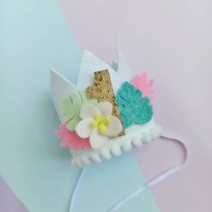 Tropical Birthday Hat, Monstera crown, Flamingo 1st birthday party, Tropical flowers outfit