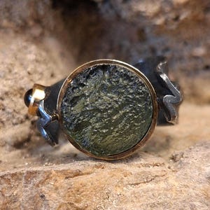 Handmade moldavite ring / Univers moldavite ring / Raw crystal rings / Meteorite jewelry / Statement ring / Gemstone ring / Sterling ring /