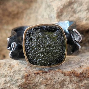 Handmade moldavite ring / Brutalist Moldavite Ring / Cushion Raw Green Tektite in Oxidized Sterling Silver / Bold Unisex Statement Jewelry /