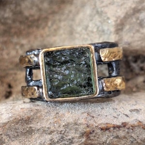 Handmade moldavite ring / Square brutalist ring / Raw Moldavite Ring / Natural Czech Moldavite Crystal / Sterling Silver / Tektite Jewelry /