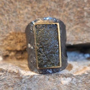 Handmade moldavite ring / Raw Moldavite Ring / Large Moldavite Crystal / Meteorite ring / Tektite Jewelry / Brutalist moldavite ring /