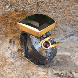 Handmade moldavite ring  / Faceted Moldavite Ring / Irregular Cut Green Tektite in Oxidized Silver / Unique Statement Crystal Jewelry /