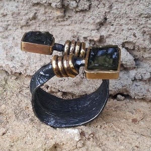 Handmade raw moldavite ring /  Raw Moldavite Ring / Square Moldavite Crystal / Sterling Silver / Meteorite Impact / Czech Tektite Jewelry /