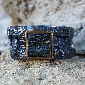 Handmade moldavite ring / men&#39;s raw moldavite rings / Brutalist rings / Moldavite Crystal / Sterling Silver ring / Meteorite Impact /