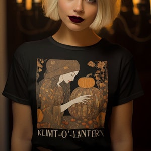 Gustav Klimt Halloween Witch with Jack-O&#39;-Lantern Tee. Klimt-O&#39;-Lantern. Klimt Parody Jersey Shirt