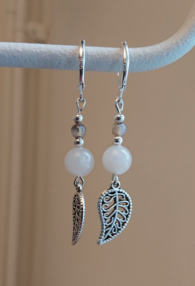 Earrings in Dragon/'s Vein Agate and powder pink Aventurine with leaves and antique silver details