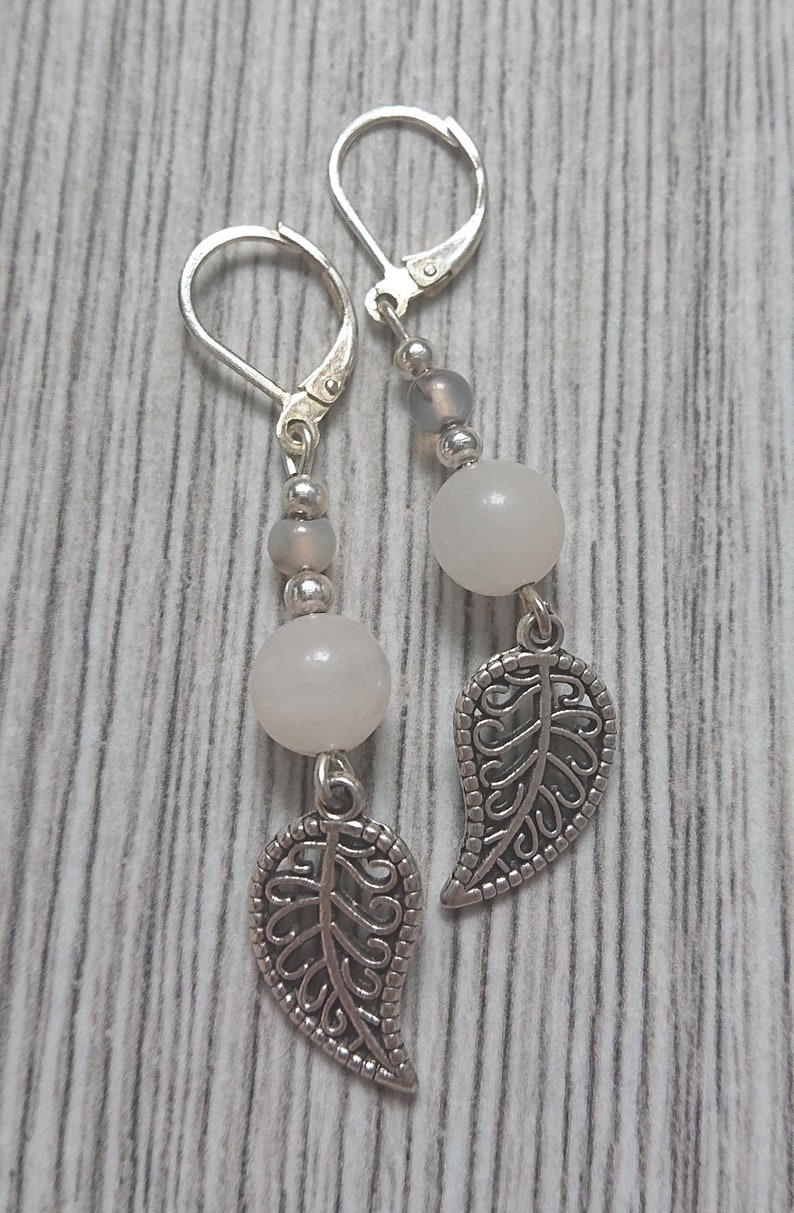 Earrings in Dragon/'s Vein Agate and powder pink Aventurine with leaves and antique silver details