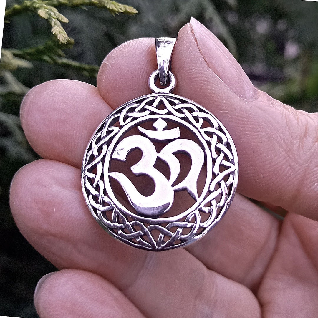 OM Mantra Pendant 925 Sterling Silver Tibetan Buddhist Ohm Pendant ...