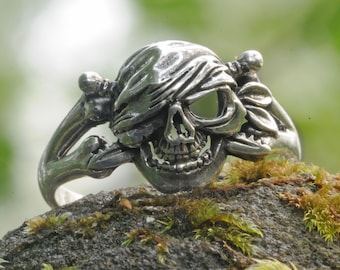 Sterling Silver Skull Ring: Gothic Biker Jewelry, Memento Mori