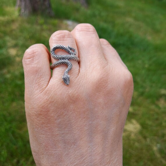 神秘的な知の象徴 / Vintage Silver Snake Ring - Todd Lowrey