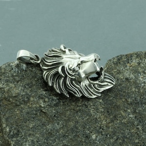 Beldiamo 15 g Solid 925 Sterling Silver White CZ Eyes Lion of Judah  Handmade Pendant