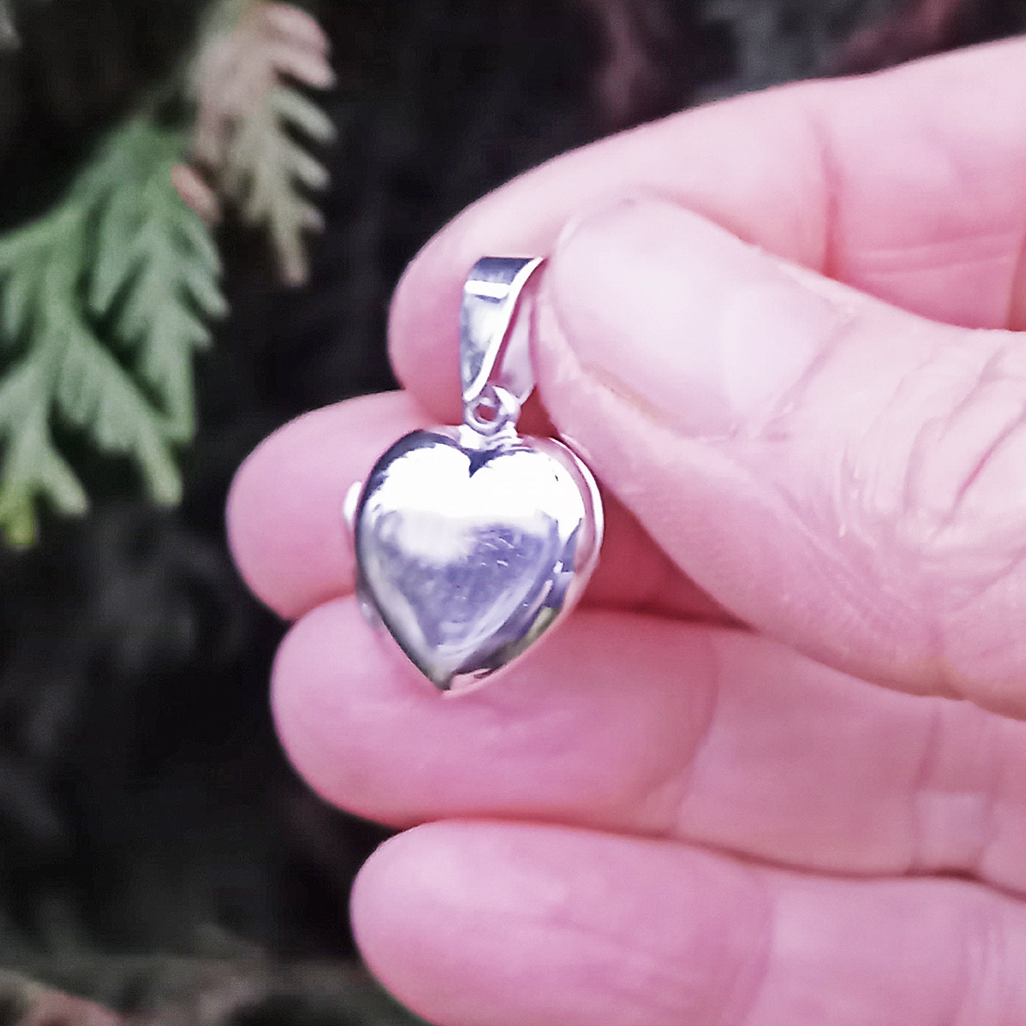 スターリングシルバーのハートロケットペンダント：高光沢写真の記念品