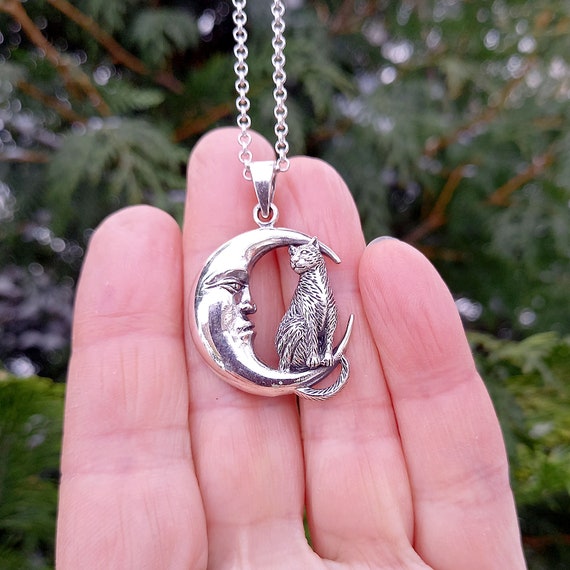 Collana con laccio per gatti e luna crescente in argento sterling 925, collana scorrevole veneziana con ciondolo a forma di gatto in argento seduto su una luna crescente - Italia