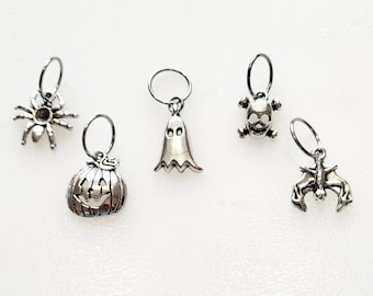 Halloween Stitch Markers. Perfect knitting gift or crochet present.  Unique progress keepers set, knitting notions. Spooky gift idea.