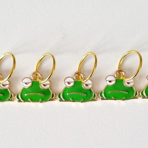 Cute frog stitch markers. Perfect knitting gift or crochet present.  Unique progress keepers set, knitting notions. Mother's Day idea.