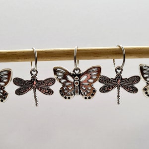 Butterflies & dragonflies stitch markers. Perfect knitting gift or crochet present.  Unique progress keepers set, knitting notions.