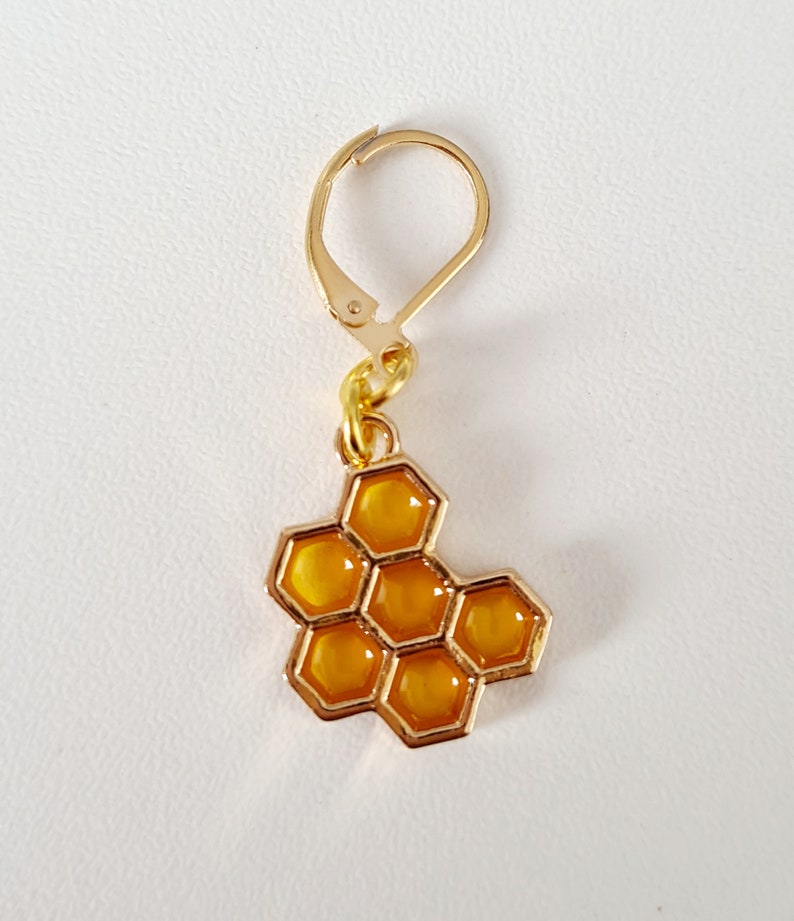Bee & Honeycomb Stitch Markers. Perfect knitting gift or crochet present. Unique progress keepers set, knitting notions. Mother's Day idea. image 3