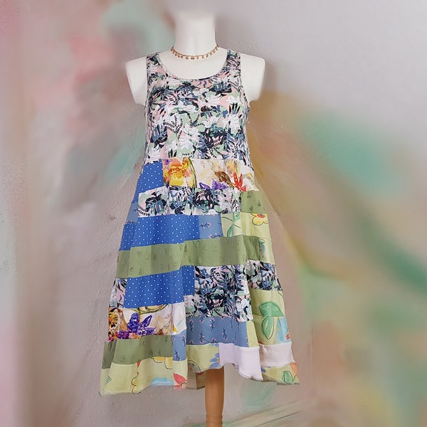 Kleid 44 - 46 Sommerkleid Upcycling XL XXL Übergröße Blumen grün lavendel weiß ärmellos Baumwolle Handmade F71 Sommer Handmade Midikleid