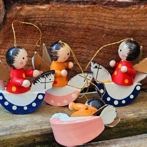 4 Engel Vintage Holz Baumschmuck Schaukelpferd Holzengel alter Christbaumschmuck 60er Holzfiguren Weihnachten zum Hängen Engelchen Landhaus