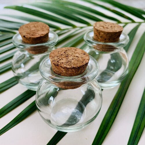 Mini bouteilles rondes en verre avec bouchon, lot de 3 pièces, 2 po. de haut