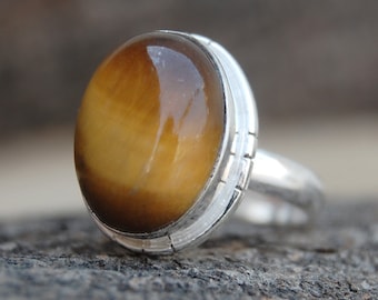 Oval Brown Tiger Eye Gemstone Ring: 925 Sterling Silver