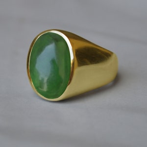 Bague ovale en jade vert : argent sterling plaqué or 18 carats