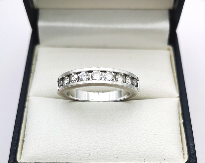 Vintage half eternity 18K gold ring with diamonds