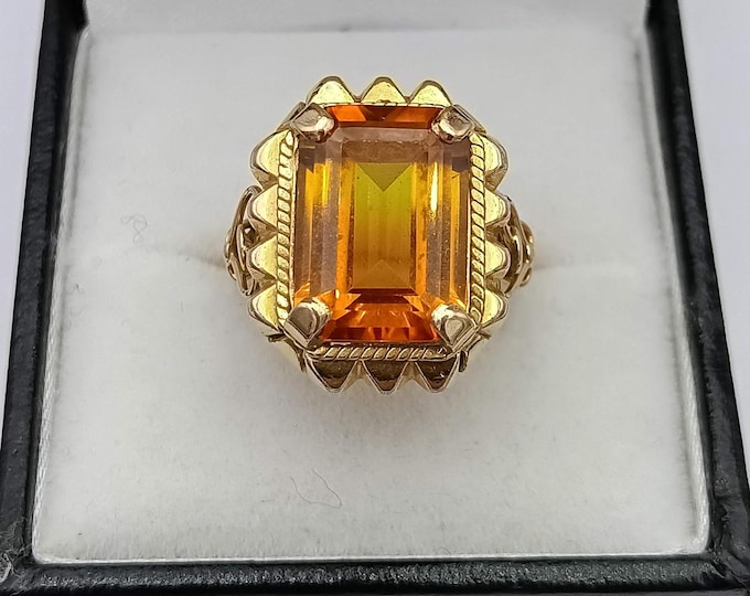 Heavy vintage 18K gold orange sapphire cocktail ring
