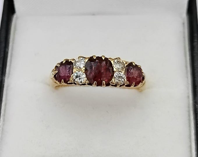 Victorian garnet and diamond 18K gold ring