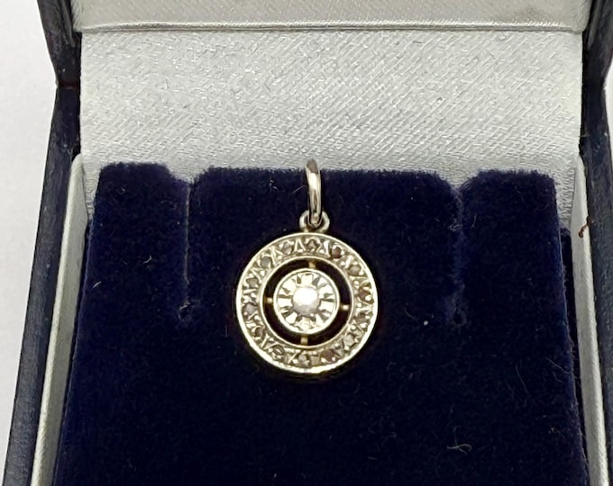 Antique round 18K gold pendant with rose cut diamonds