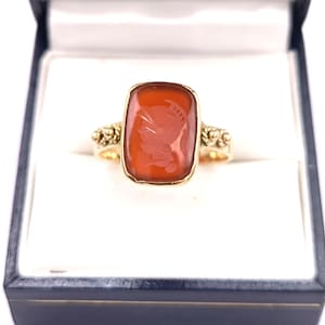 Antique intaglio agate gold ring