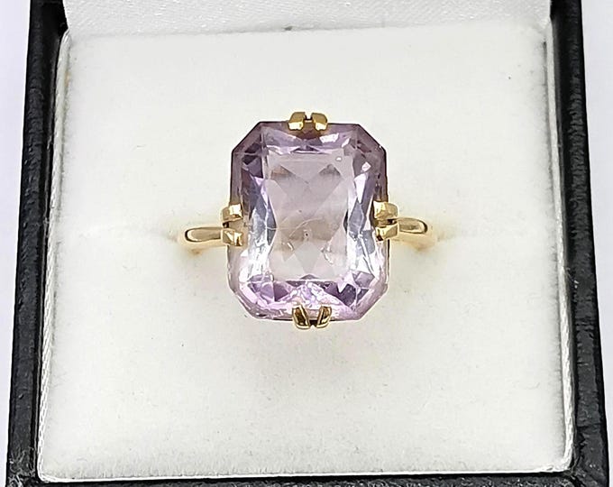 Vintage 18K gold ring set with large rectangle cut amethyst