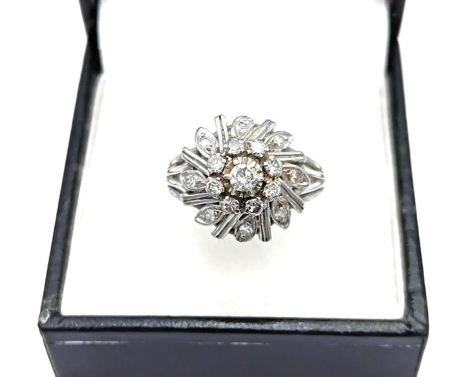 Vintage diamond cluster ring in 18K gold