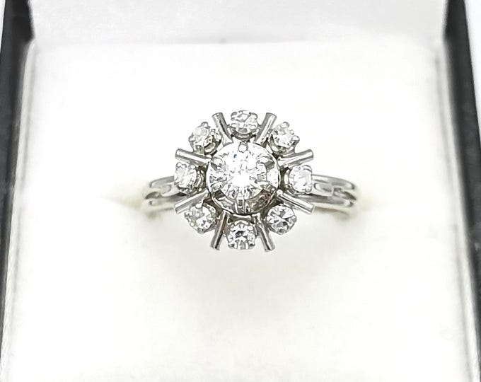 1960s diamond cluster ring in 18K gold and platinum