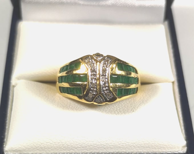 Vintage 18K gold emerald and diamond Cartier style ring Ca 1980