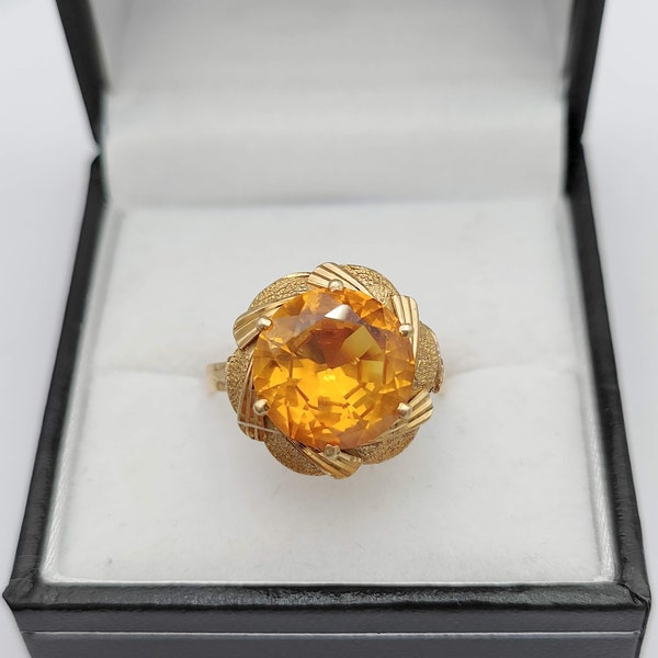 Bague vintage années 1950 en or ornée d'un saphir orange